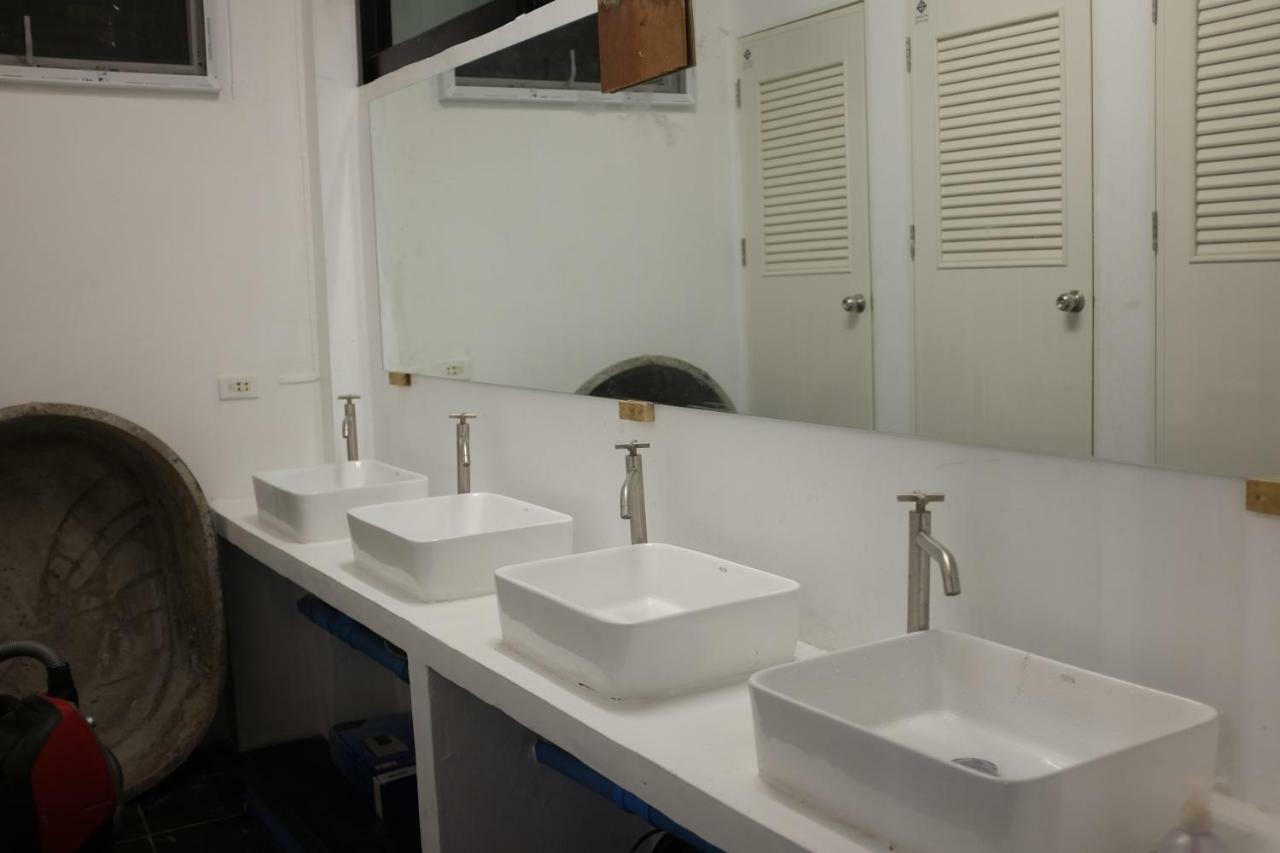 בנגקוק Mint Hostel מראה חיצוני תמונה